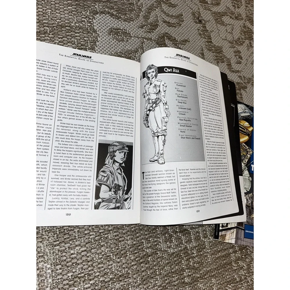 1995 Star Wars The Essential Guide to Characters & Essential Guide To Weapons